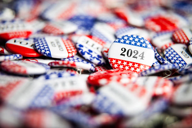 election vote button 2024 - voting usa button politics imagens e fotografias de stock