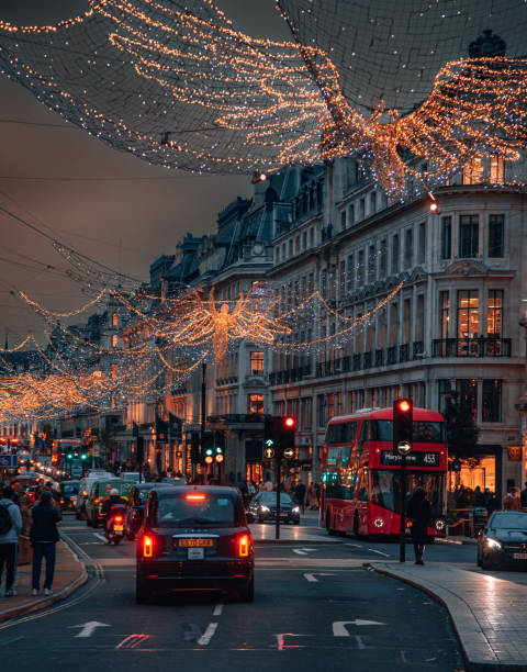 リージェントストリートのクリスマスライト、ロンドン、英国 2021 - urban scene regent street city of westminster inner london ストックフォトと画像