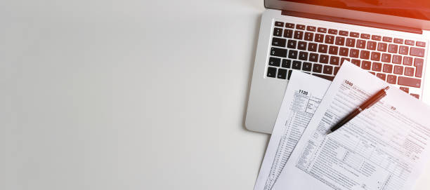 istock US Individual income tax return banner 1355553254