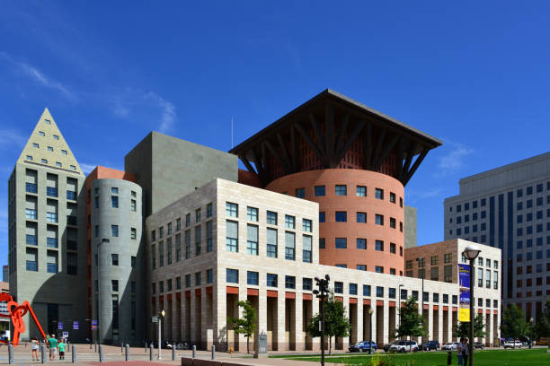 デンバー公共図書館 /中央図書館 - ポストモダン建築学校、デンバー、コロラド州 - denver public library ストックフォトと画像