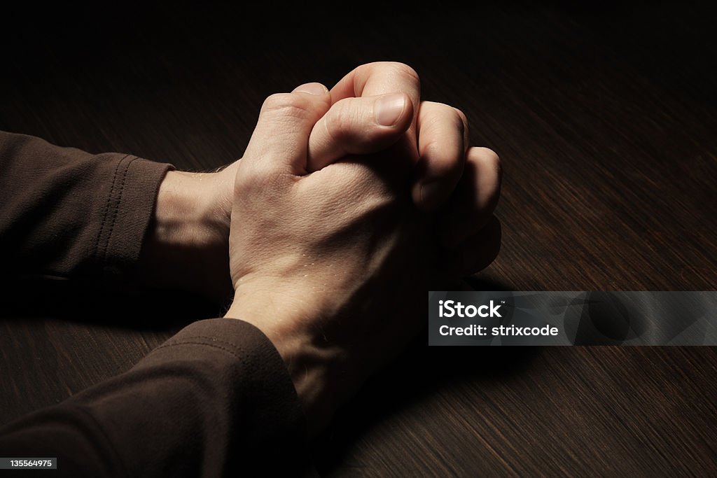 画像の手を祈る - 人間の手のロイヤリティフリーストックフォト