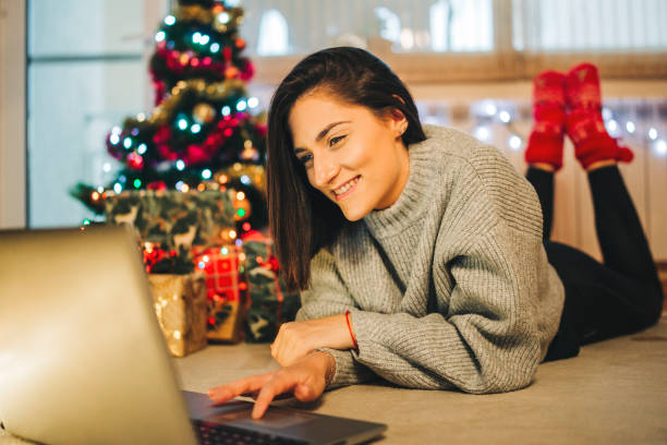 istock Online Christmas shopping 1355649796