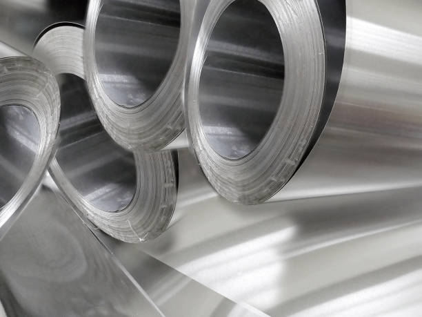 rouleau d’aluminium - rolled up foil paper gray photos et images de collection