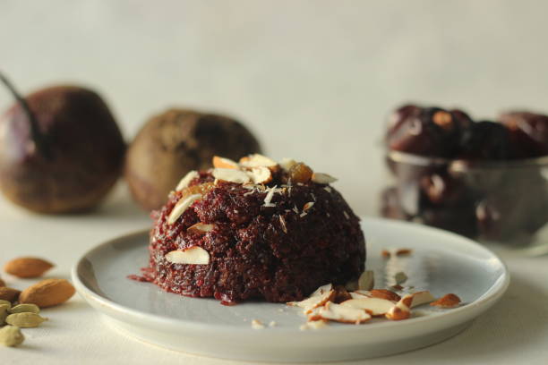 halwa de dátiles de remolacha, una halwa rápida con algunos ingredientes - beet green fotografías e imágenes de stock