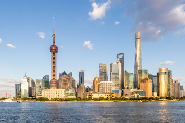 skyline a shanghai - shanghai foto e immagini stock