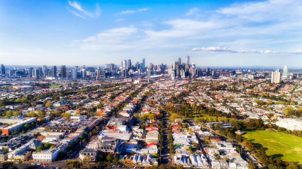 port d me vers cbd wide - melbourne skyline city australia photos et images de collection