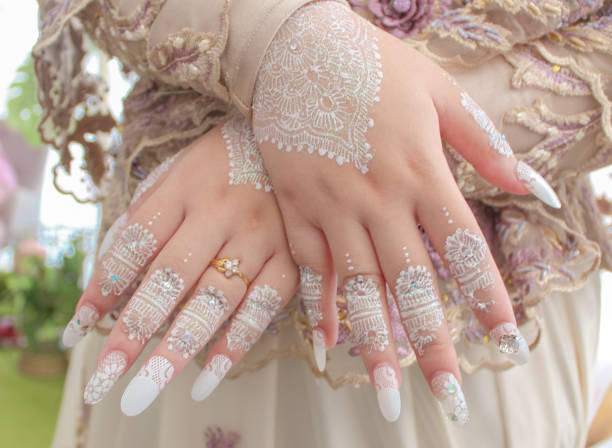 istock Detail white henna 1355999117