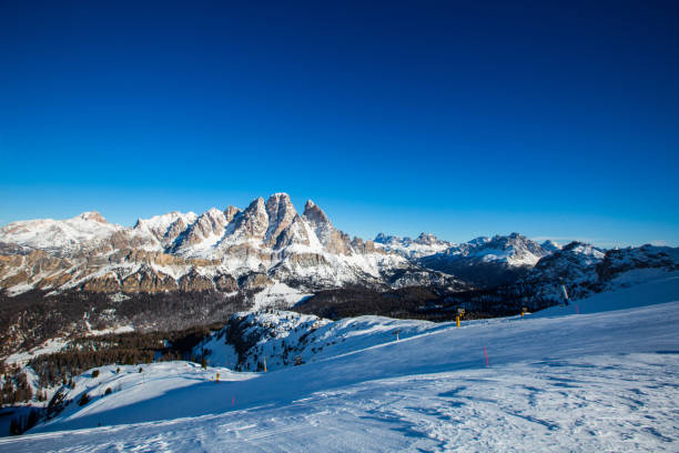 dolomities winter mountains ski resort - 2334 - fotografias e filmes do acervo