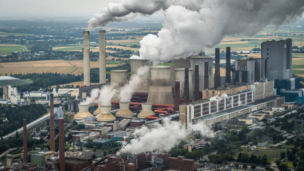 widok z lotu ptaka na elektrownię węglową - niederaußem zdjęcia i obrazy z banku zdjęć