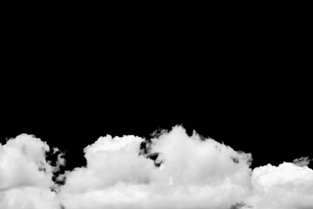 nubes sobre fondo negro. - cotton cloud cloudscape cumulus cloud fotografías e imágenes de stock