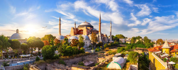 santa hagia sophia grande moschea panorama completo, istanbul, turchia - photography metal traditional culture full foto e immagini stock