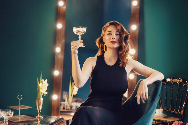 Vestidos Color Vino - Banco de fotos e imágenes de stock - iStock Vestidos Color Vino - Banco de fotos e imágenes de stock - iStock