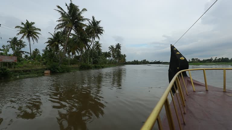 Canals and sightseeing in the backwaters of Kumarakom