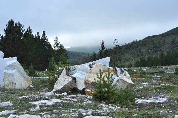 marble quarry in buguldeika village - marble mountains imagens e fotografias de stock
