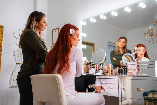 Studio Makeup Examples 37,400+ Professional Makeup Studio Stock Photos, Pictures & Royalty ...