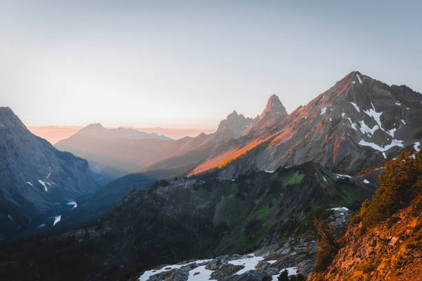 istock A beautiful sunset over mountains in North Cascades 1356405072