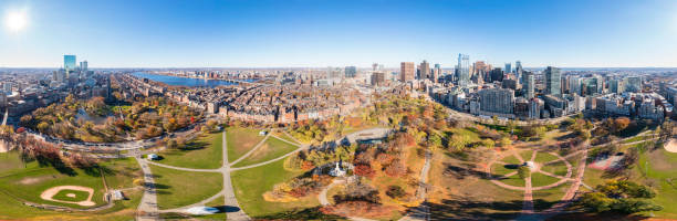 título: vista aérea de 360 grados del centro de boston durante el otoño - boston skyline charles river blue fotografías e imágenes de stock