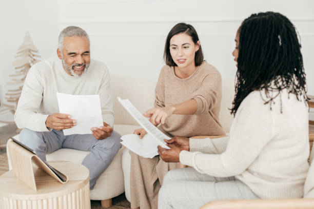 istock How to Put an Elderly Loved One on a Budget 1356562300