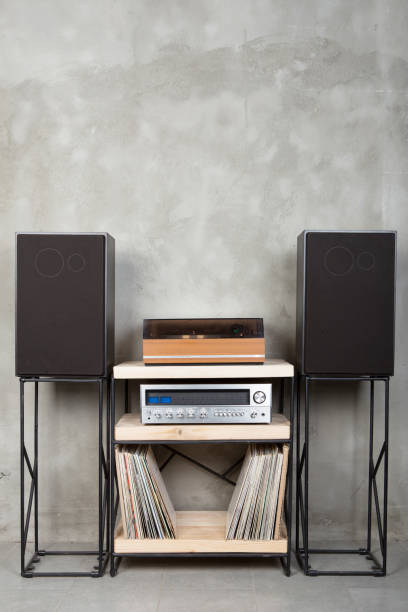 istock HiFi system with turntable, amplifier and speakers in a studio 1356568915