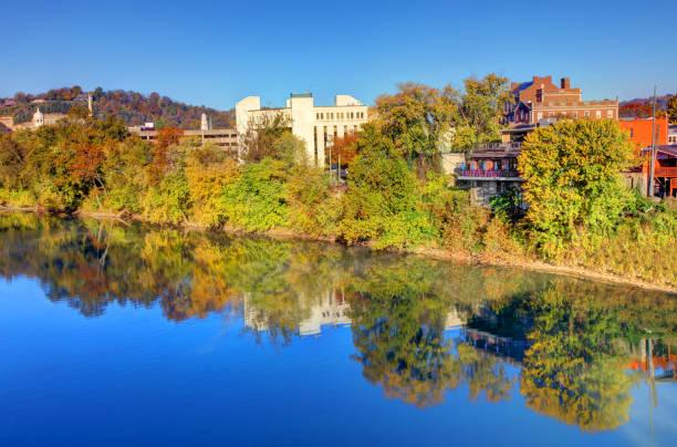 istock Autumn in Frankfort, Kentucky 1356588489