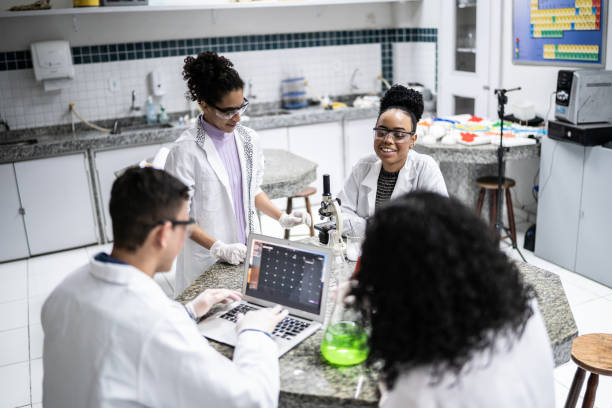 istock Teeanager students in the laboratory 1356638244