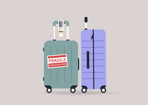 ilustrações, clipart, desenhos animados e ícones de adesivo vermelho frágil em uma mala, uma etiqueta de companhia aérea para a bagagem registrada - carry on luggage