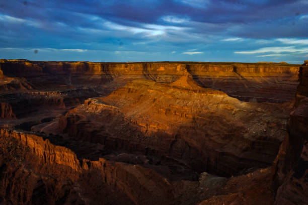 istock Sunrise over the canyon 1356679629