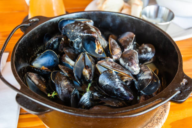istock Bowl of mussels 1356827378