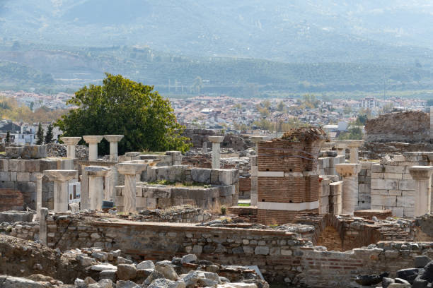 Ancient roman ruins in Selçuk town Selçuk, Turkey; November 9th 2021: Kapija Progona roman ancient ruins in Selçuk town Izmir stock pictures, royalty-free photos & images