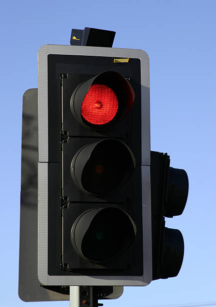 feu de signalisation - pedestrian accident england street photos et images de collection