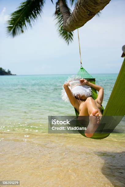 Foto de Rede De Praia e mais fotos de stock de Adulto - Adulto, Azul, Beleza natural - Natureza