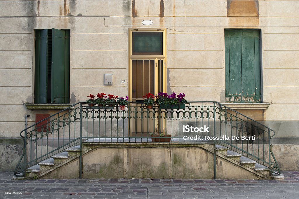 Casa italiana - Foto de stock de Arquitectura libre de derechos