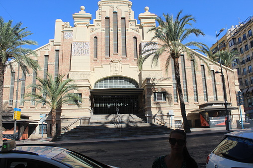 Image of the facade of the Central Market of Alicante