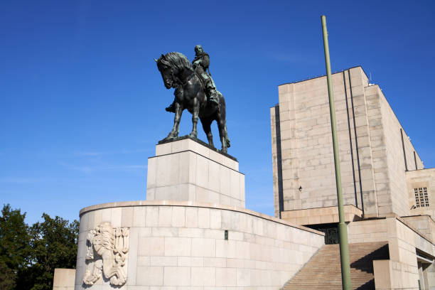 denkmal für jan zizka in prag, tschechische republik - vitkov stock-fotos und bilder