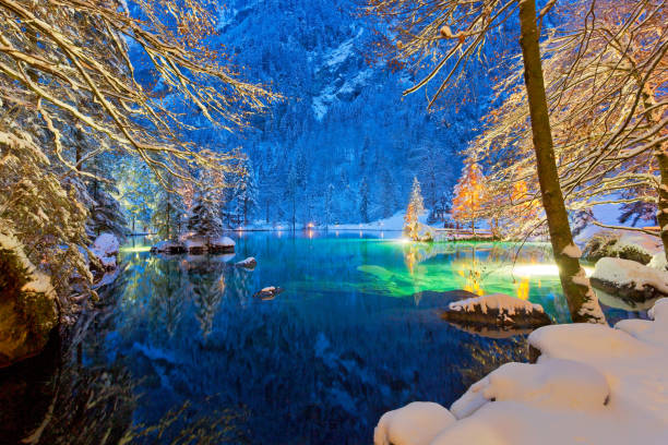 bellissimo lago di montagna nelle alpi svizzere, svizzera - switzerland european alps mountain alpenglow foto e immagini stock