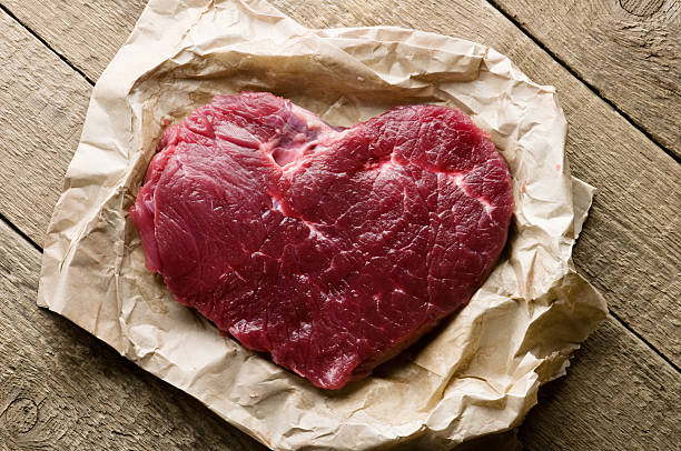 cuore - meat beef love heart shape foto e immagini stock