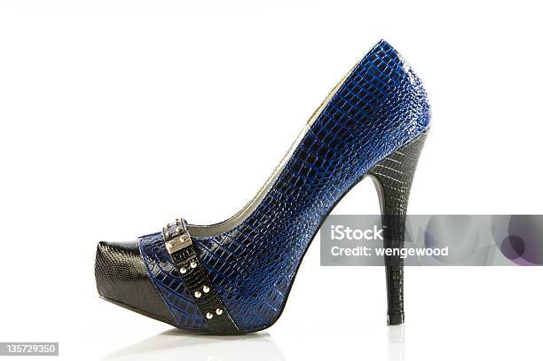 Blauen Und Schwarzen Stiletto Highheel Schuh Stockfoto und mehr Bilder von Accessoires - Accessoires, Begehren, Blau