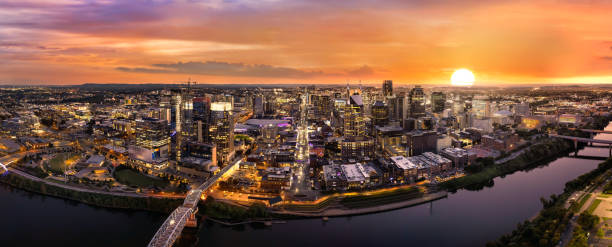 istock Nashville, TN skyline 1357297699