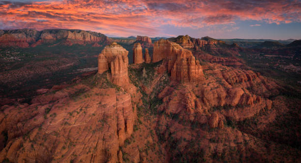 istock Sendona city with red rock background 1357315369