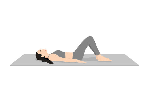 konstruktive ruhepose, leichenpose variation gebeugte beine, schönes mädchen üben savasana variation gebogene beine - auf dem rücken liegen stock-grafiken, -clipart, -cartoons und -symbole