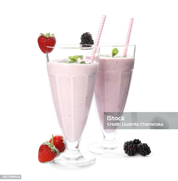 Berry Smoothie In Glass Stock Photo - Download Image Now - Smoothie,  Milkshake, Splashing - iStock