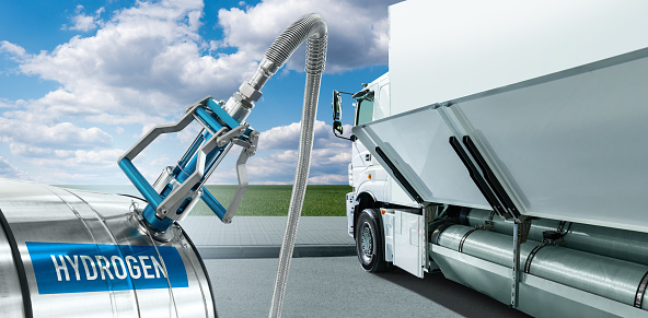 Hydrogen filling station and fuel cell truck concept