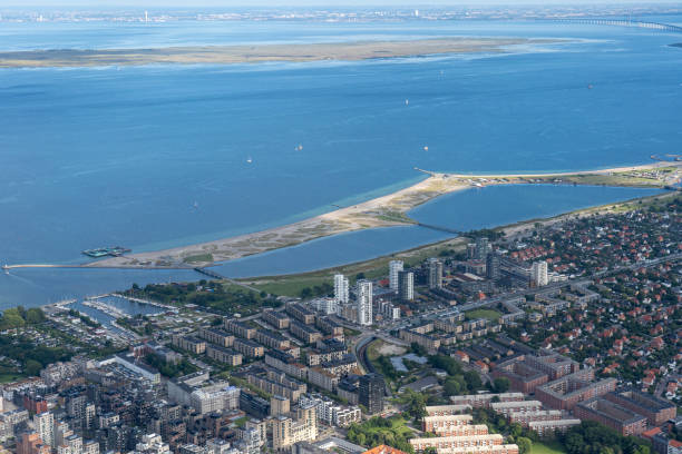 vista aérea do amager beach park em copenhague - amager - fotografias e filmes do acervo