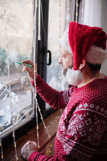 istock Making the holiday atmosphere 1357479289