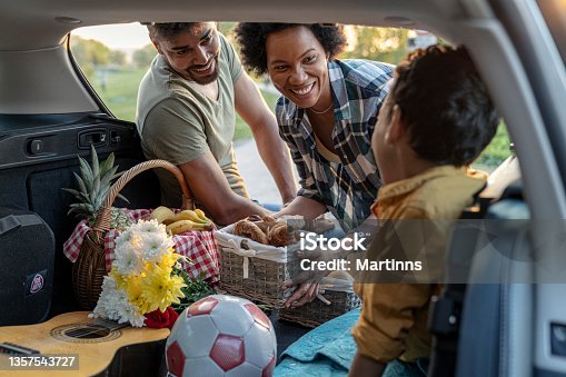 istock Weekend is a great day for a picnic 1357543727