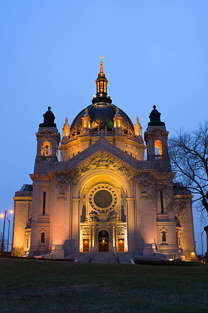 istock Saint Paul Cathedral Front Entrance 135755133
