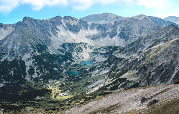 vista panoramica dalla vetta più alta della bulgaria, musala peak - rila mountains foto e immagini stock