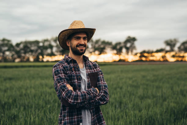 畑の農家 - photogenic ストックフォトと画像