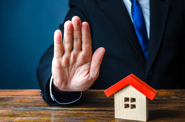 Refusal to provide housing. Bank refuse to give a mortgage loan. Low credit score. Confiscation of pledged property. Building commissioning. Building codes. Cancellation of deal buying real estate negativa a proporcionar vivienda. el banco se niega a dar un préstamo hipotecario. bajo puntaje de crédito. confiscación de bienes pignorado. puesta en marcha de edificios. códigos de construcción. cancelación de acuerdo de compra de bienes raíces