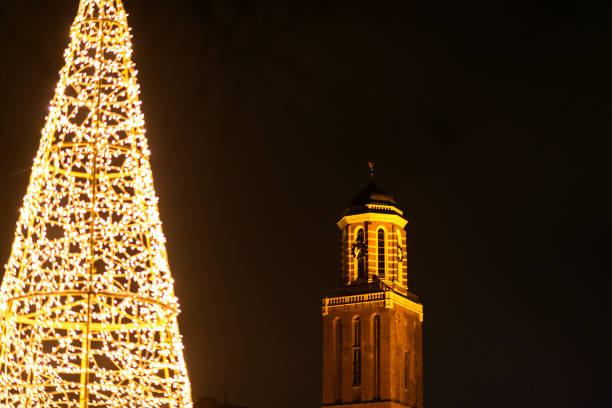 istock Christmas tree with the Peperbus in Zwolle at night 1357688843